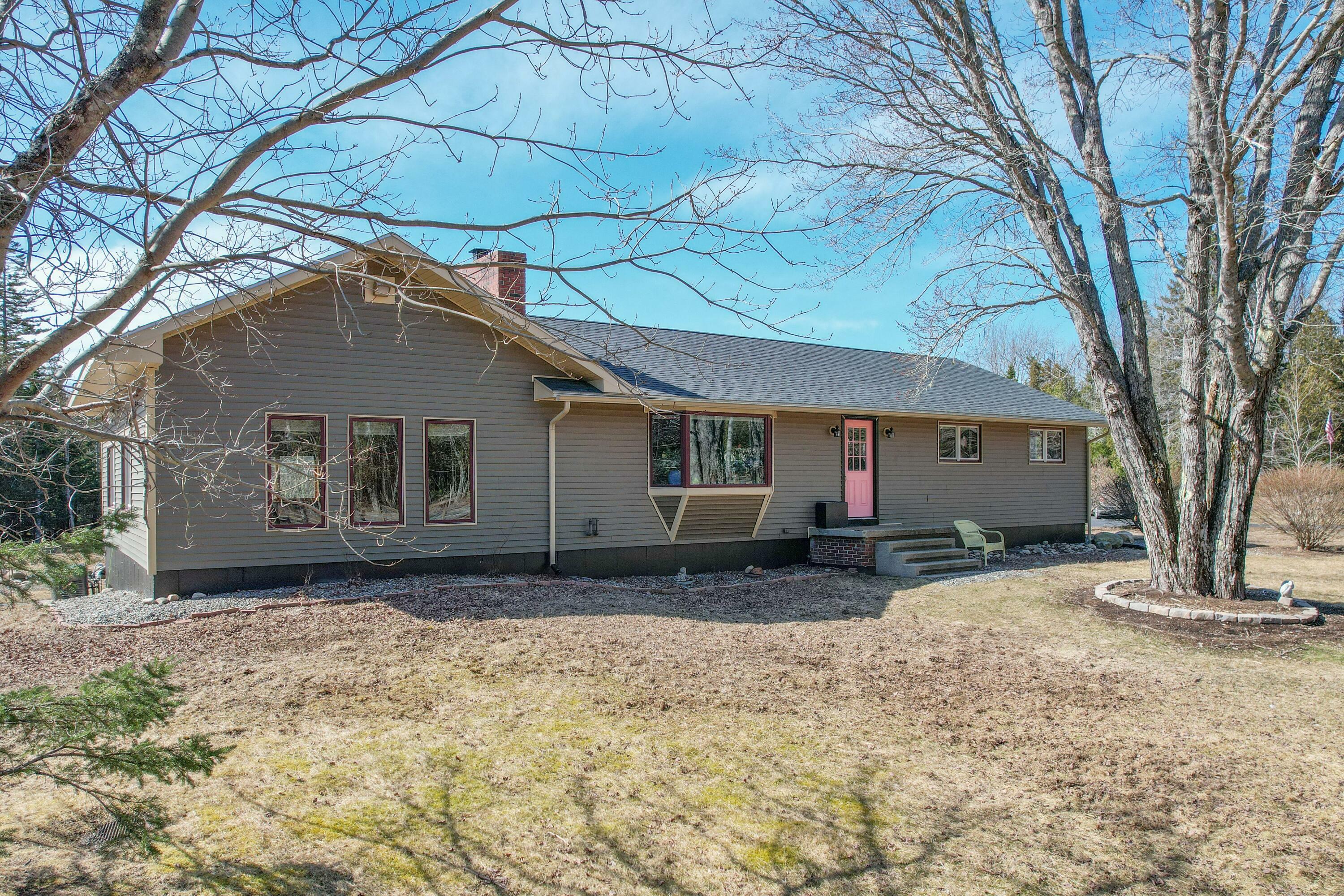 Property Photo: 152 W Bay Road ME 04607