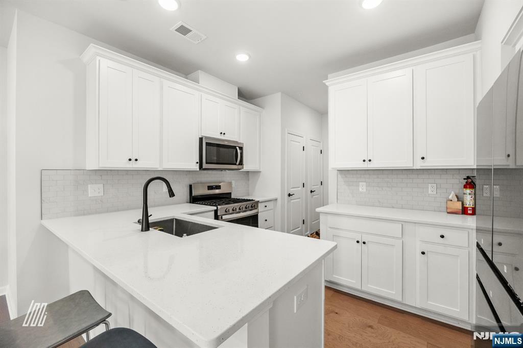 Property Photo: 117 Peyton Place NJ 08901