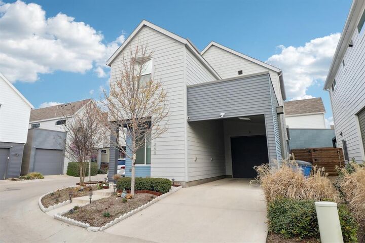 Property Photo:  1268 Clifftop Lane  TX 75208 