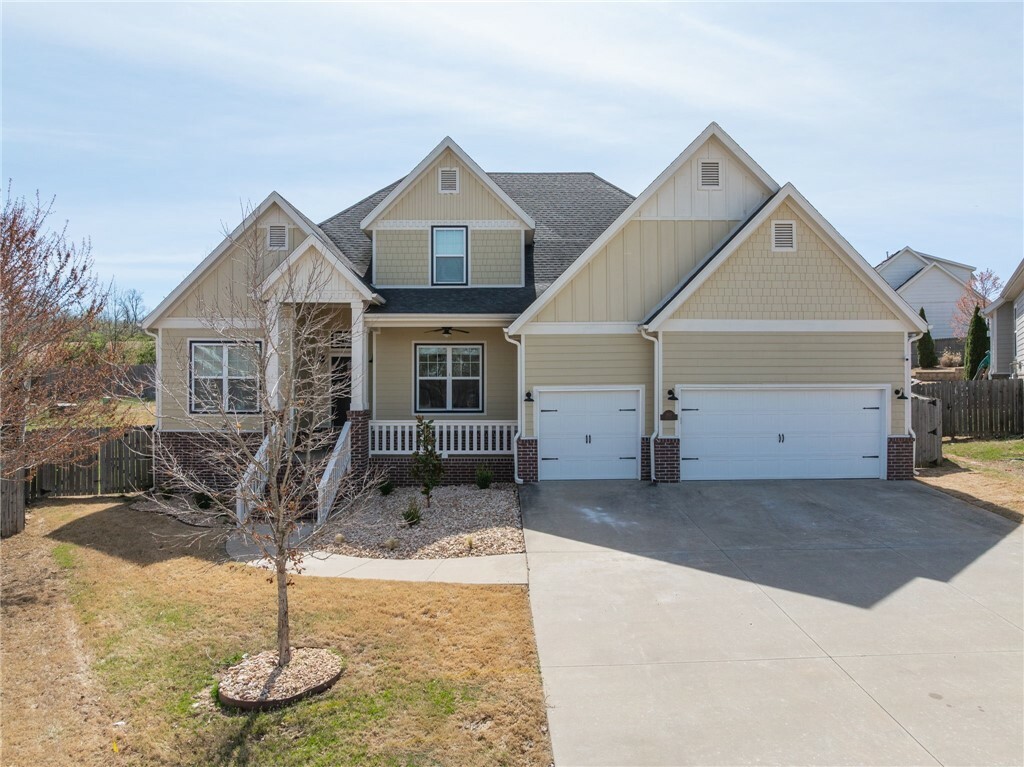 Property Photo: 905 Towerhill AR 72718