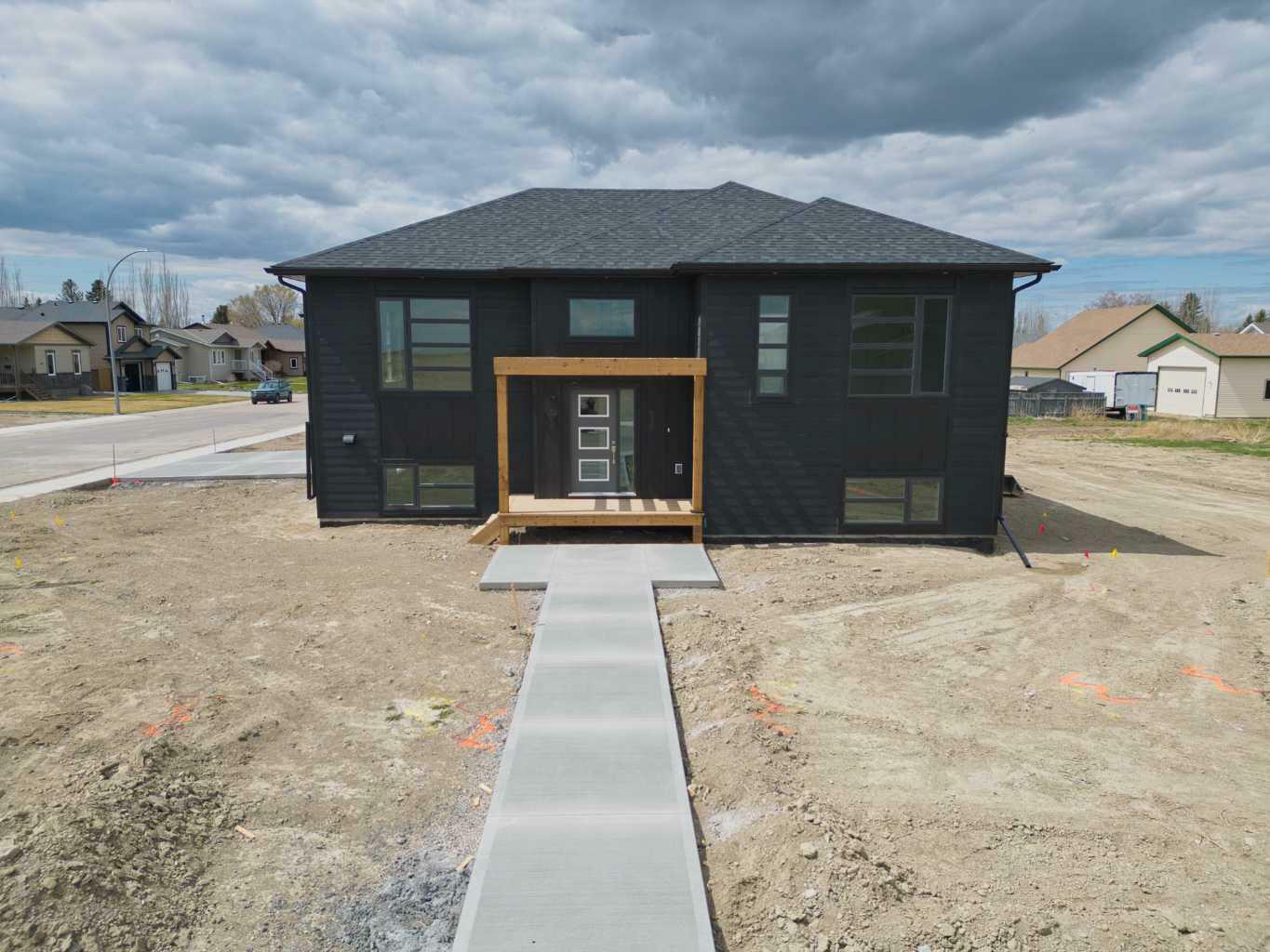 302 5 Avenue  Nobleford AB T0L 1S0 photo