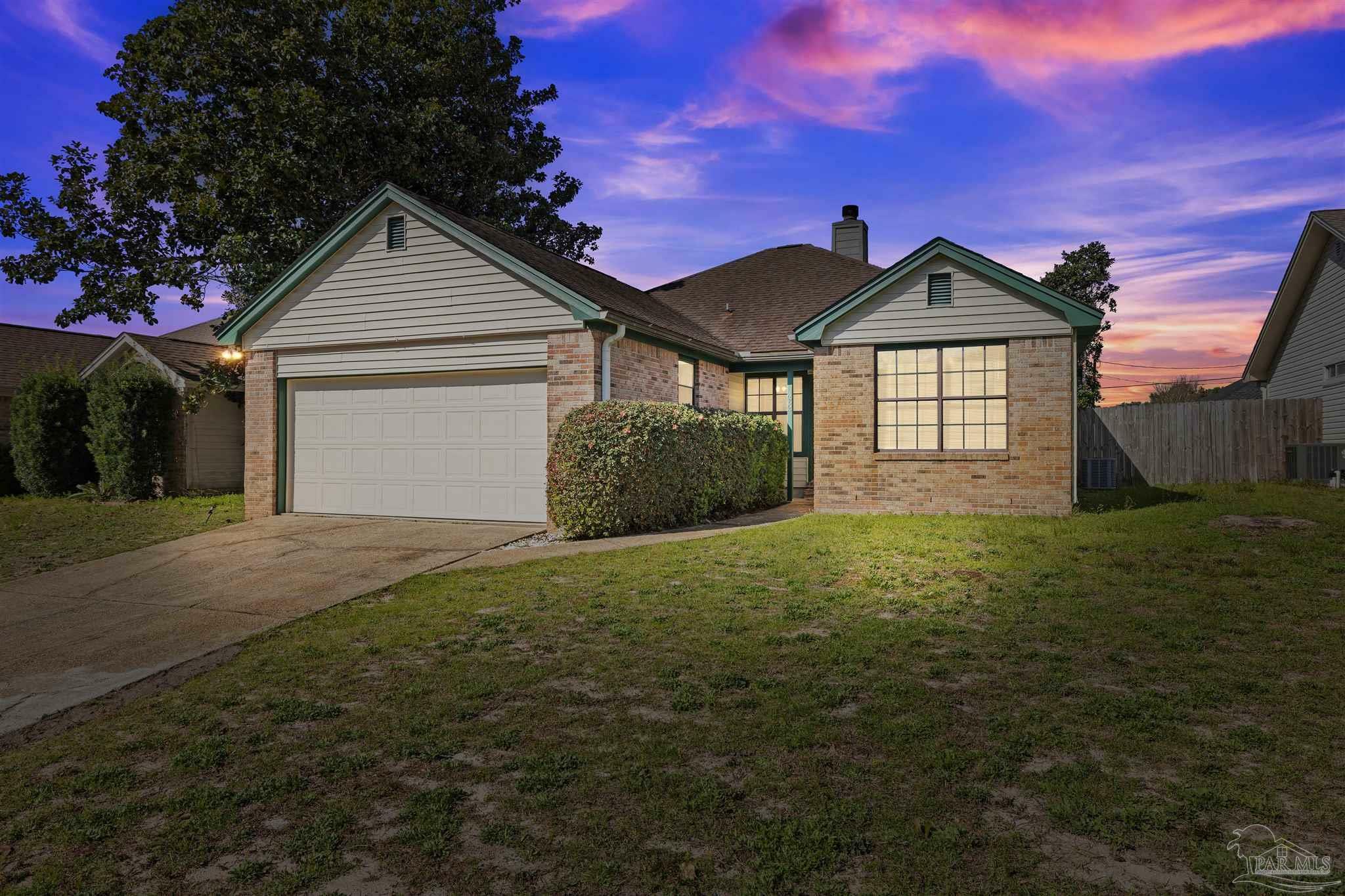 Property Photo: 482 Managua Way FL 32569
