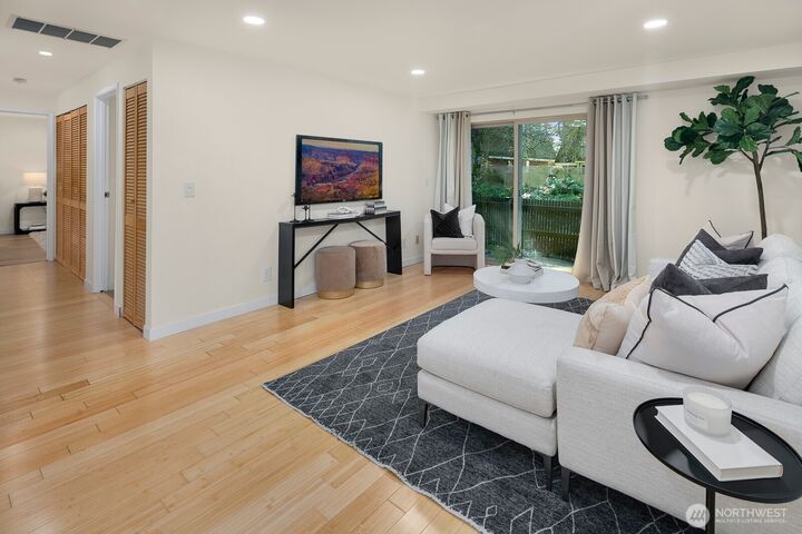 Property Photo:  1414  154th Avenue NE 4407  WA 98007 