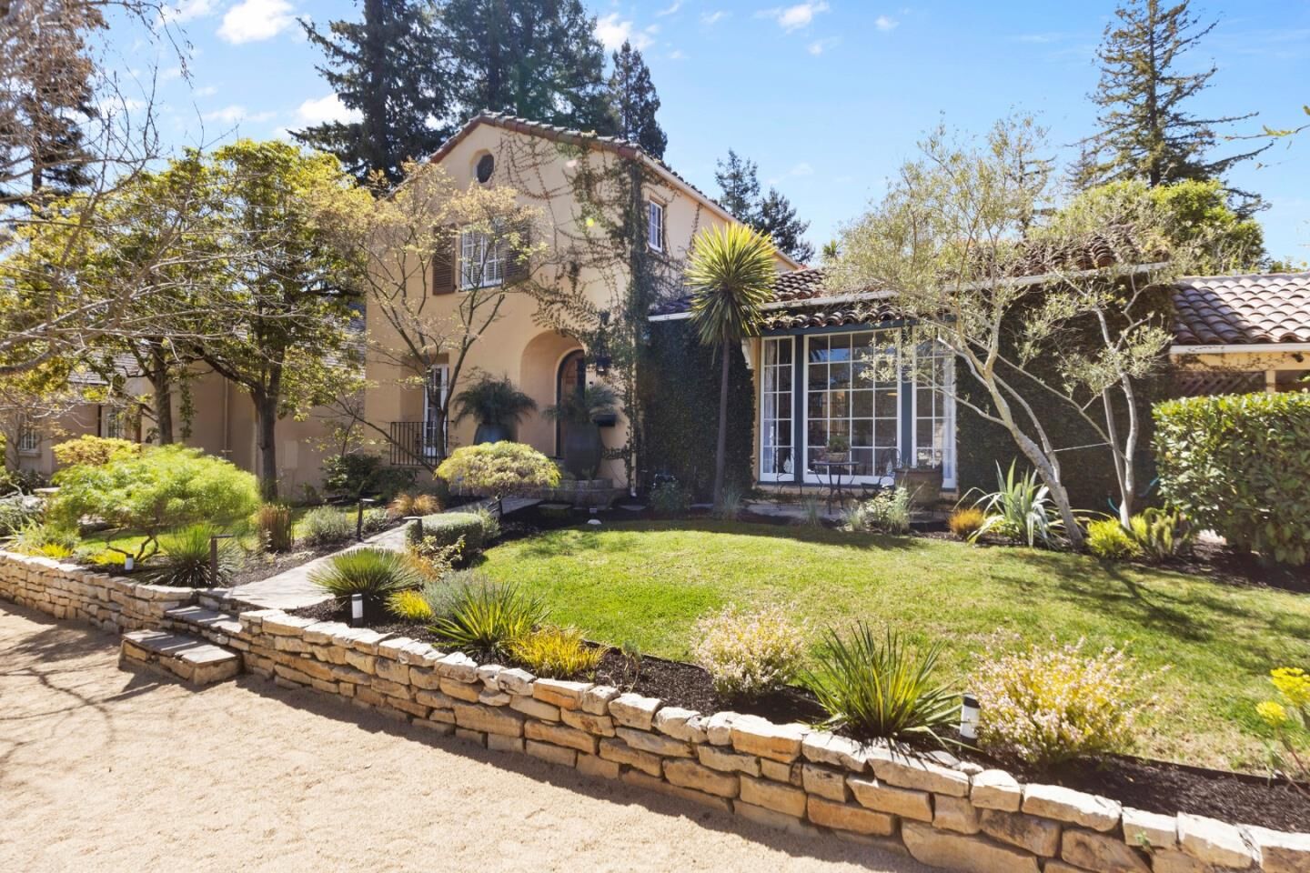 Property Photo: 609 Costa Rica Avenue CA 94402