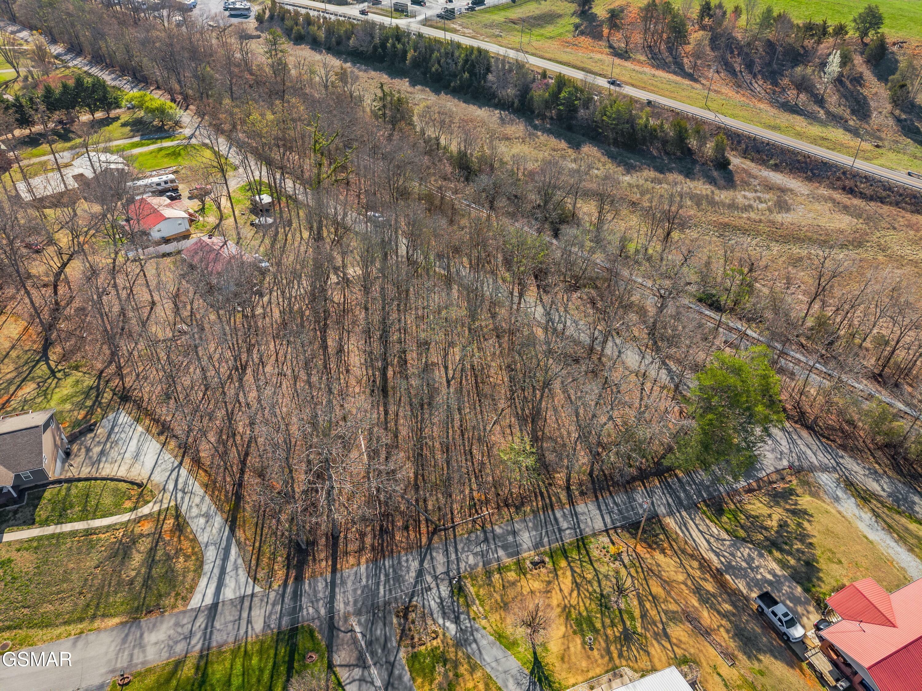 Property Photo: 0.95 Acre Beverly Hills Dr TN 37818