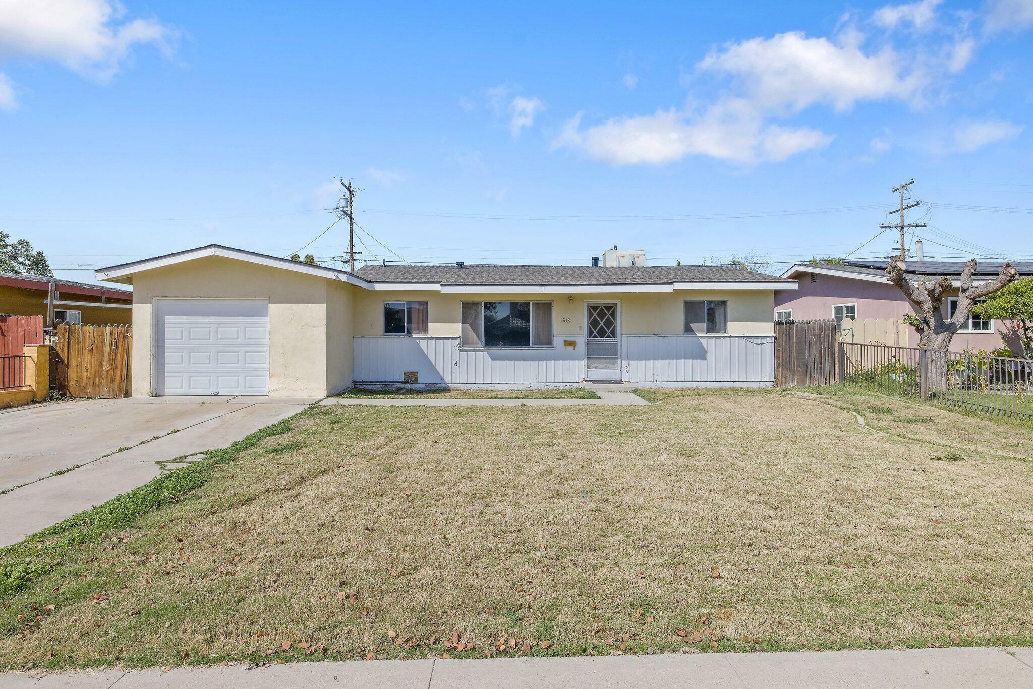 Property Photo:  1813 6th Avenue  CA 93215 