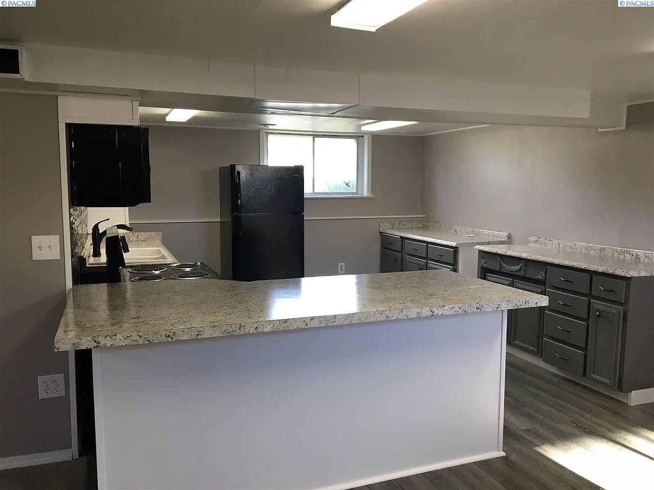 Property Photo: 1529 McPherson WA 99352