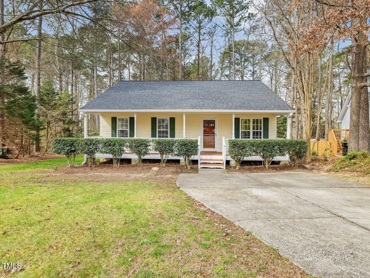 Property Photo:  204 Sugarland Drive  NC 27502 