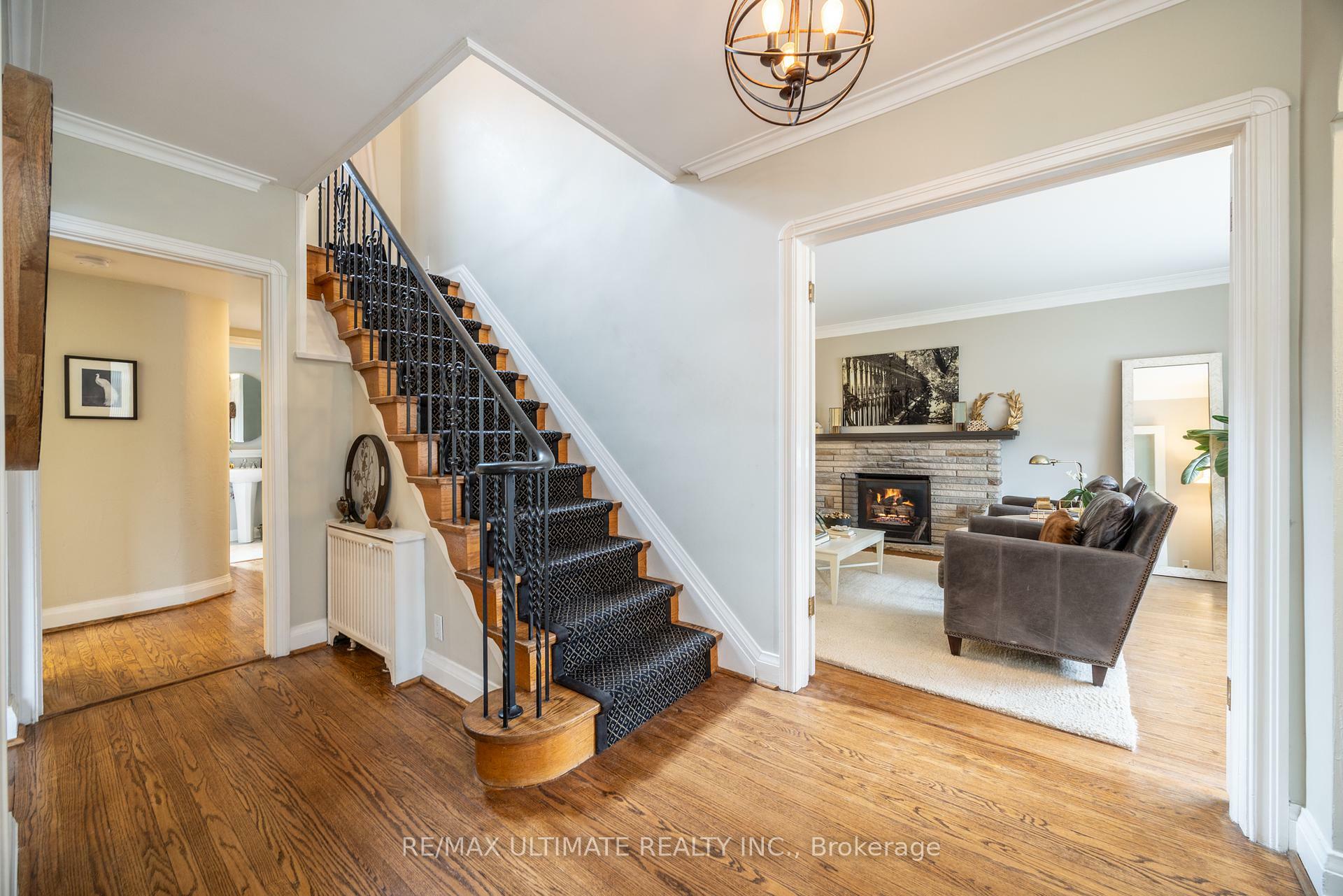 8 Richlea Circle  Toronto ON M4G 2P9 photo