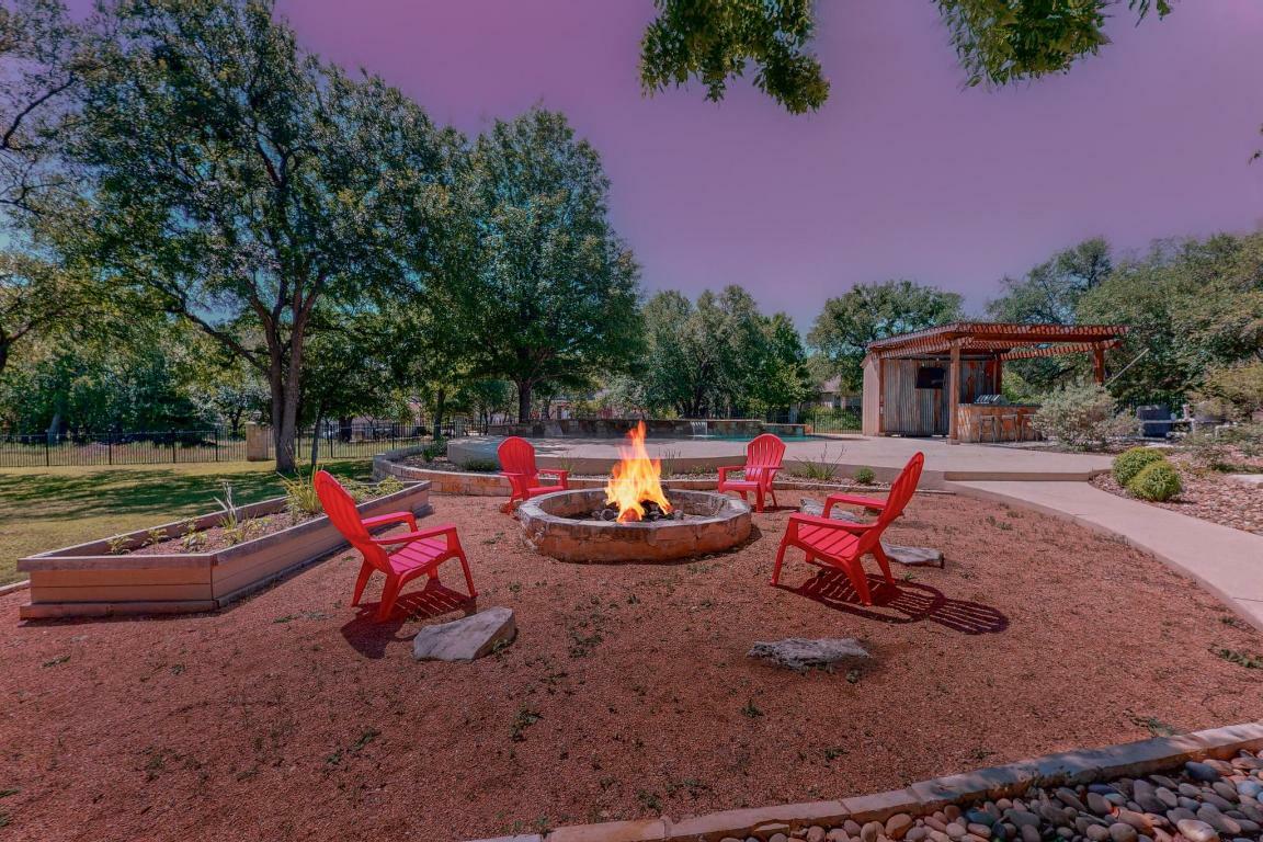 Property Photo: 104 Standing Oak Drive TX 78633
