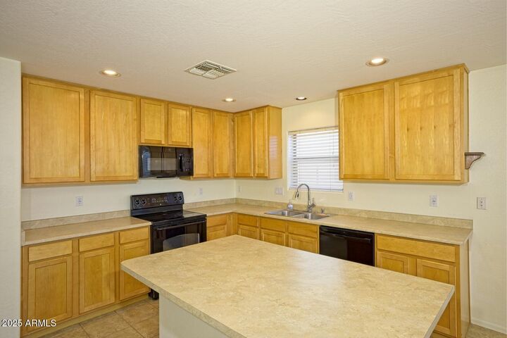 Property Photo:  803 W Burkhalter Drive  AZ 85143 