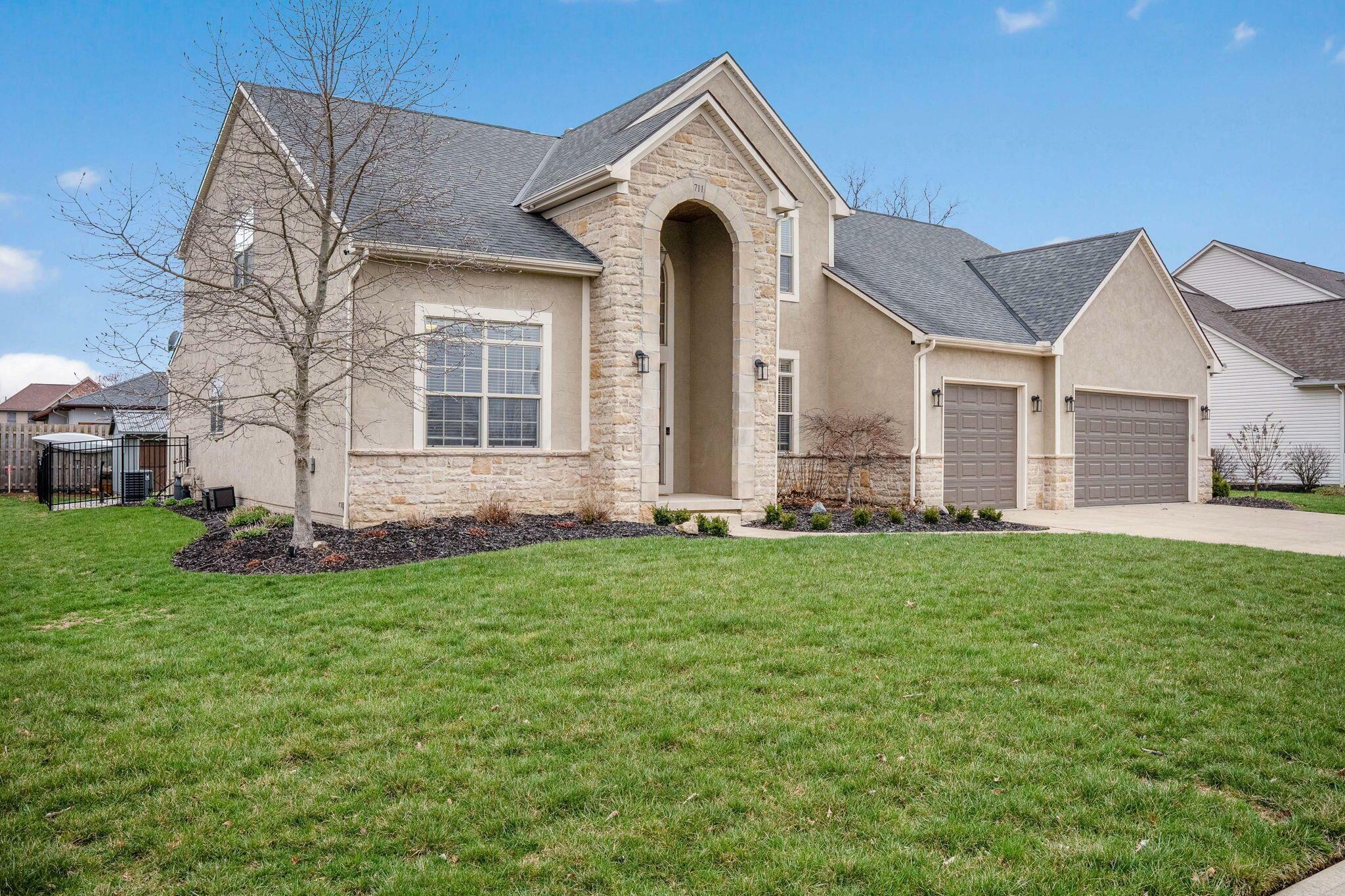 Property Photo: 711 James Way OH 43302