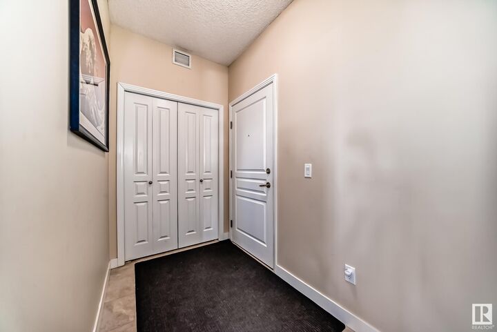 Property Photo:  4 Augustine Crescent 2404  AB T8H 0X8 