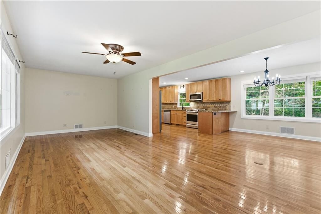 Property Photo:  1505 Robinhood Trail  GA 30501 