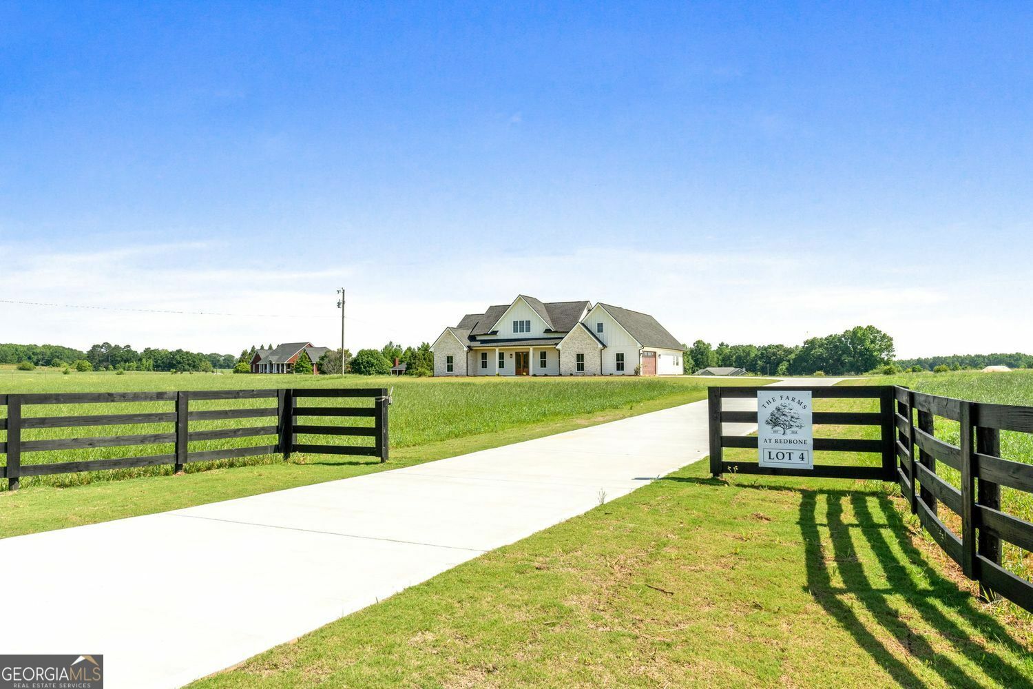 Property Photo: 264 Community House Road GA 30204