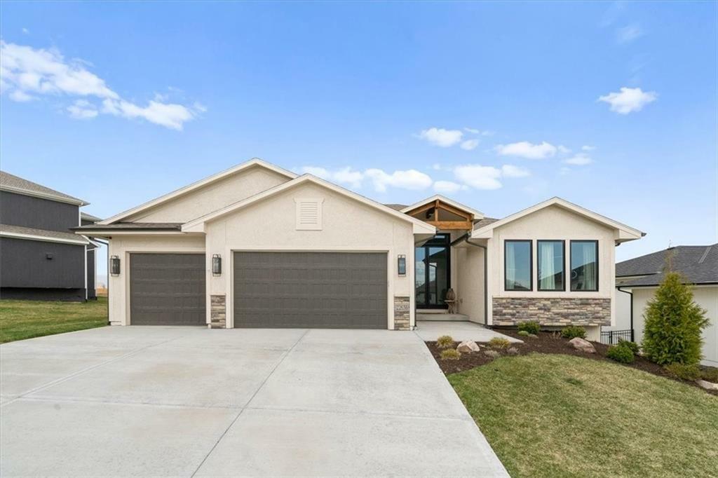 Property Photo: 22638 W 87th Terrace KS 66227