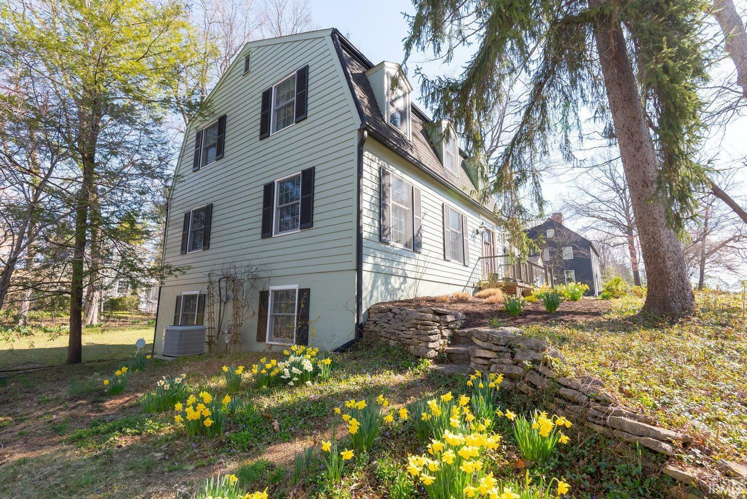 Property Photo: 2101 E Woodstock Place IN 47401