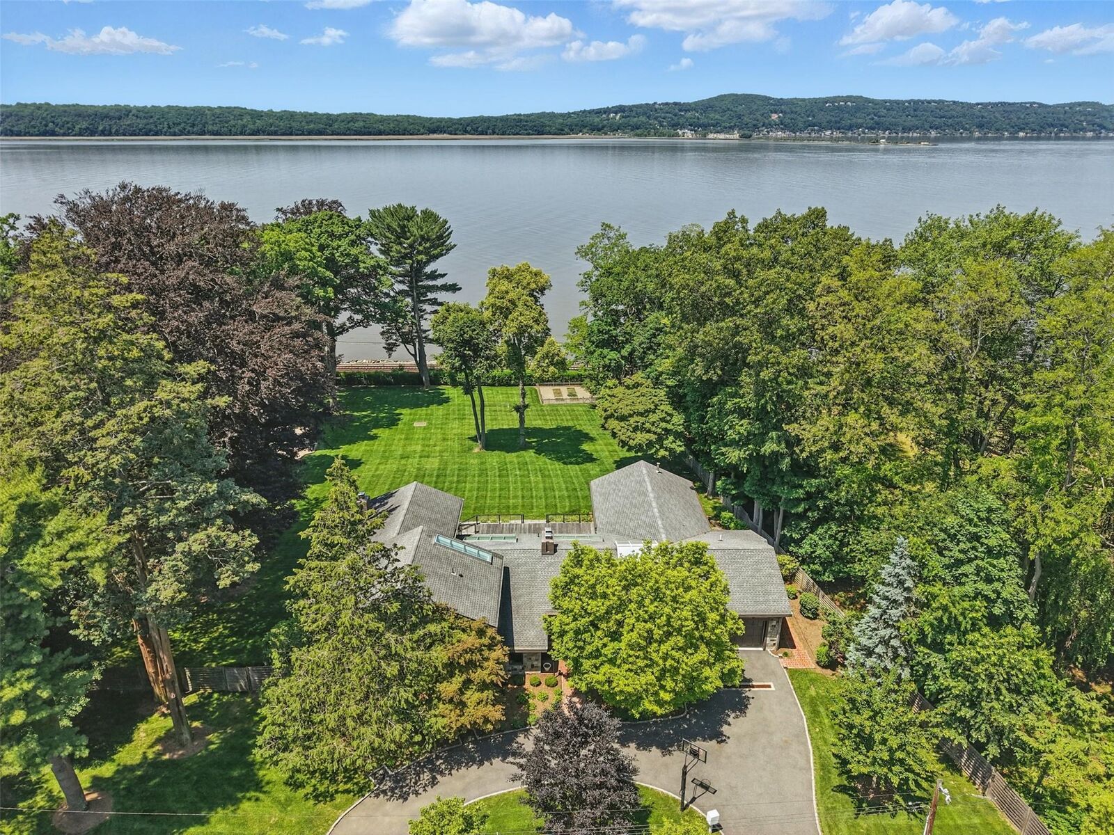 Property Photo:  30 Half Moon Lane  NY 10533 