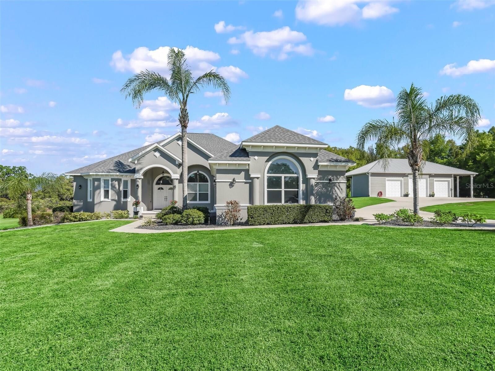Property Photo:  13945 SE 156th Lane  FL 32195 