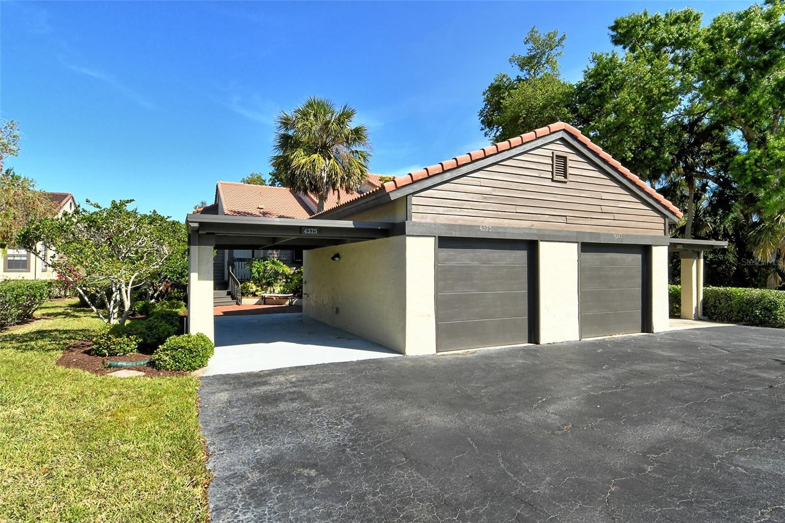 Property Photo: 4375 Trails Drive 17-1 FL 34232