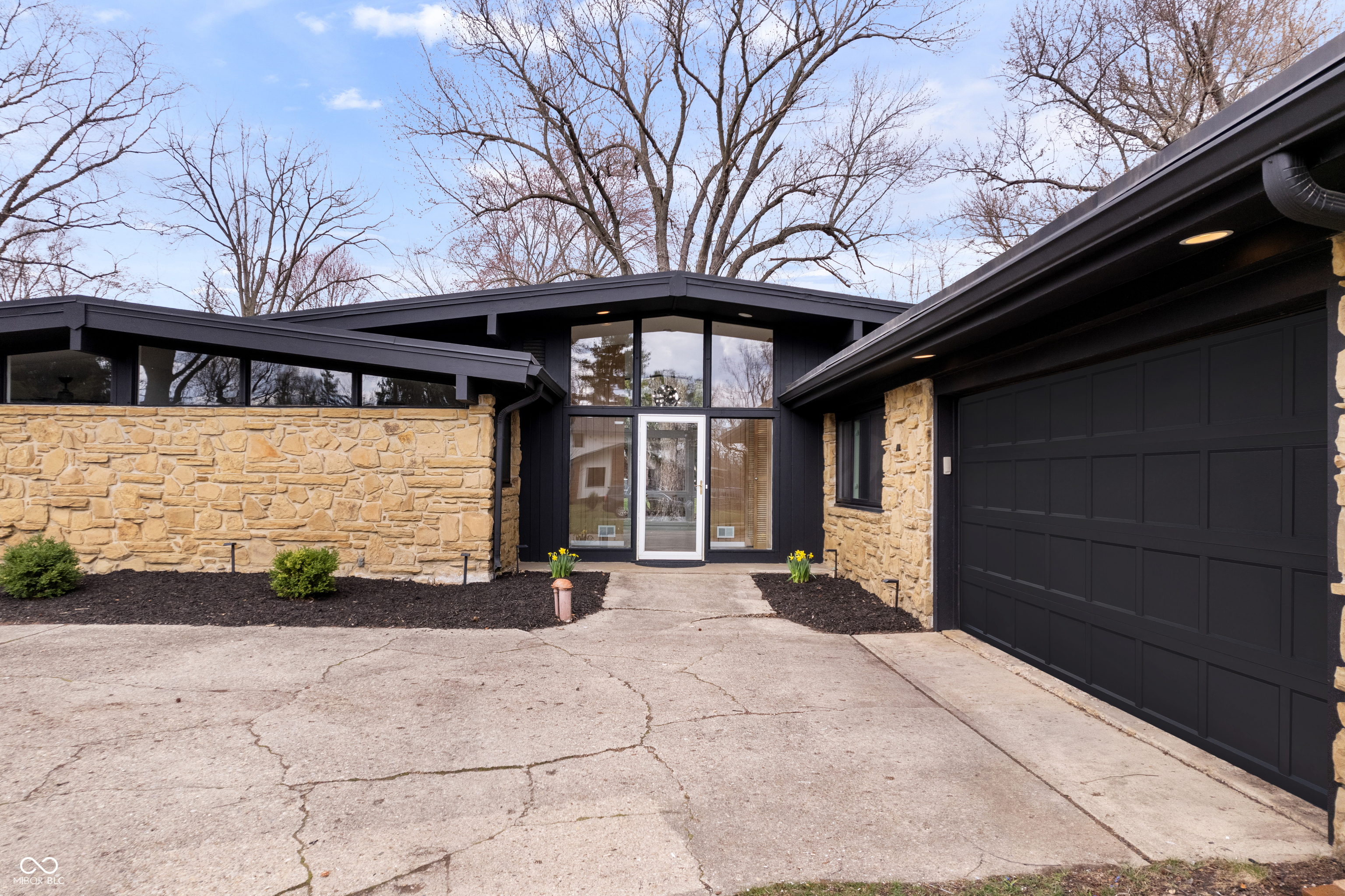 Property Photo: 24 Thornhurst Drive IN 46032
