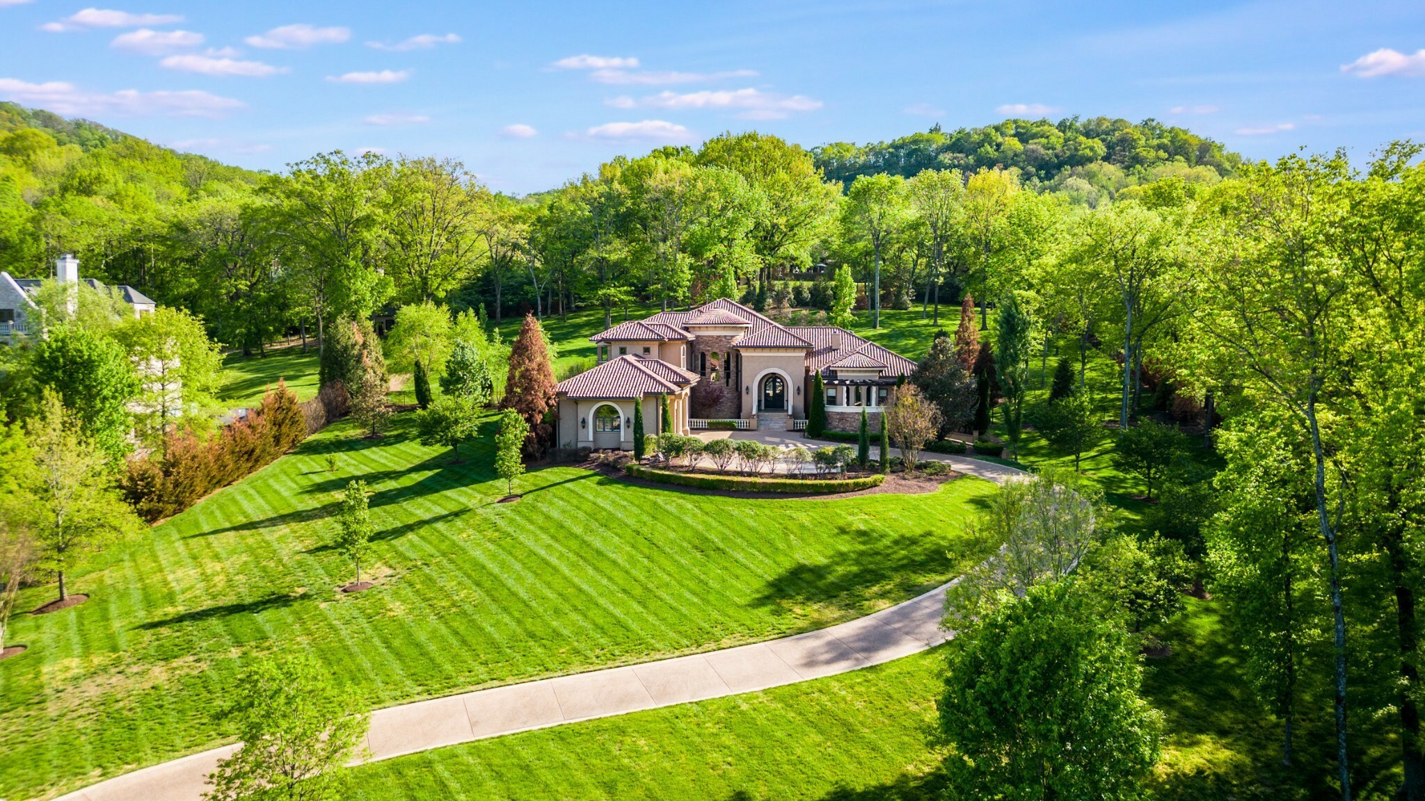 Property Photo: 947 Tyne Blvd TN 37220