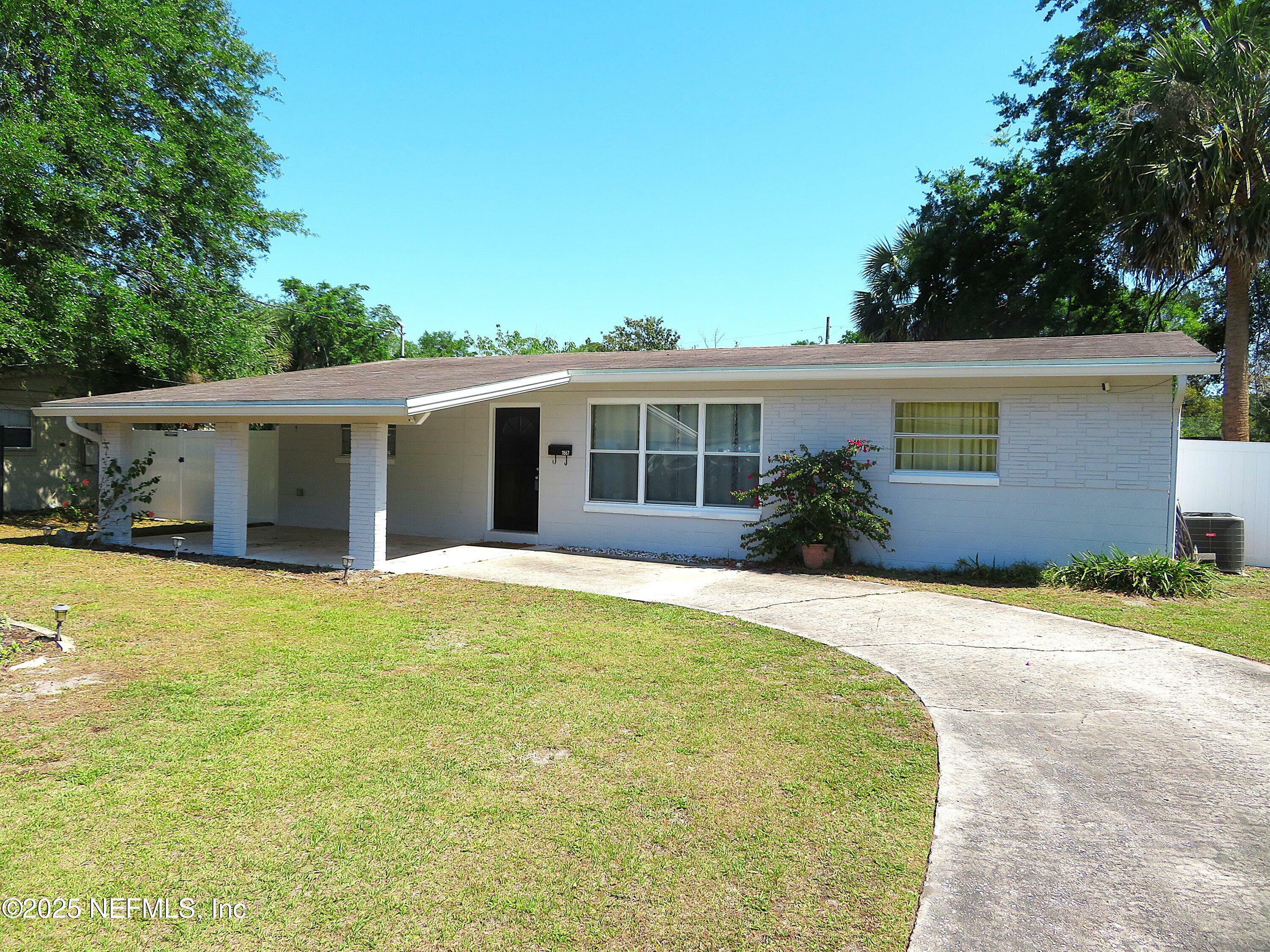 Property Photo: 11667 Sands Avenue FL 32246