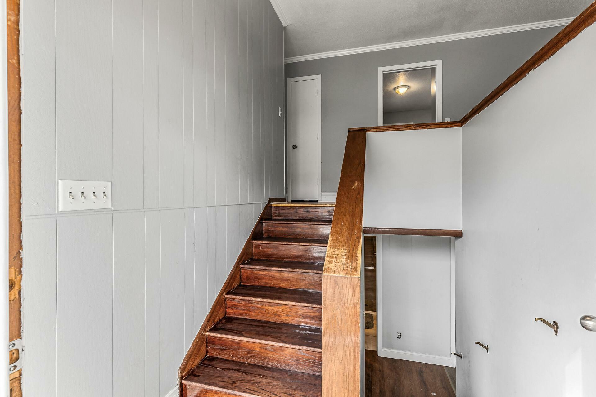 Property Photo:  517 Woodley Street E  MN 55057 