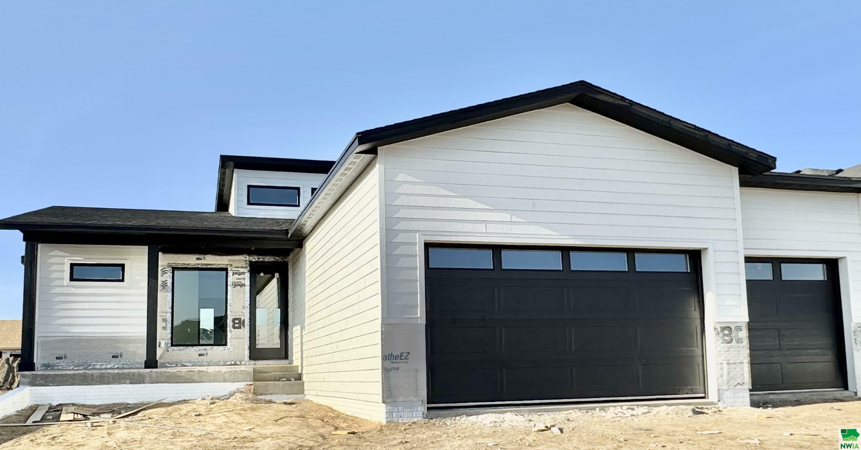 Property Photo: 6811 Prairie View Drive IA 51106