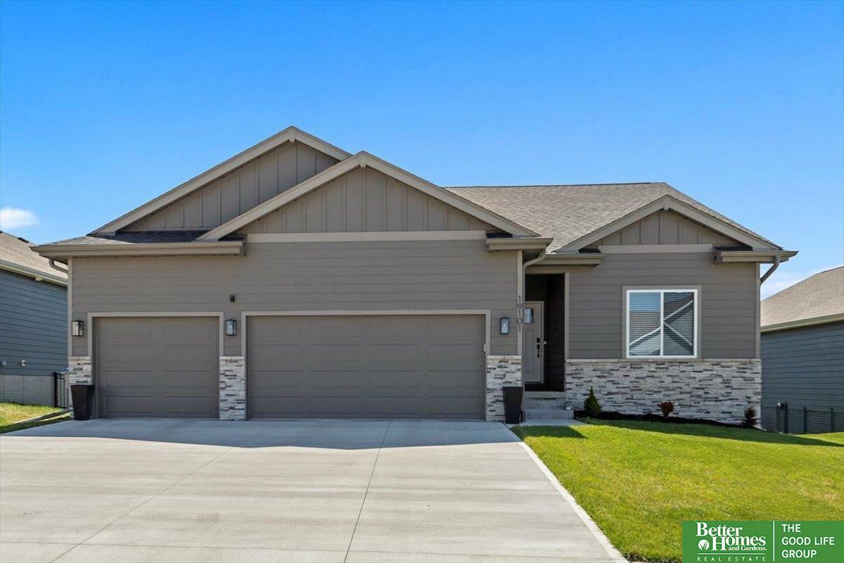 Property Photo: 19101 Murray Trail NE 68028