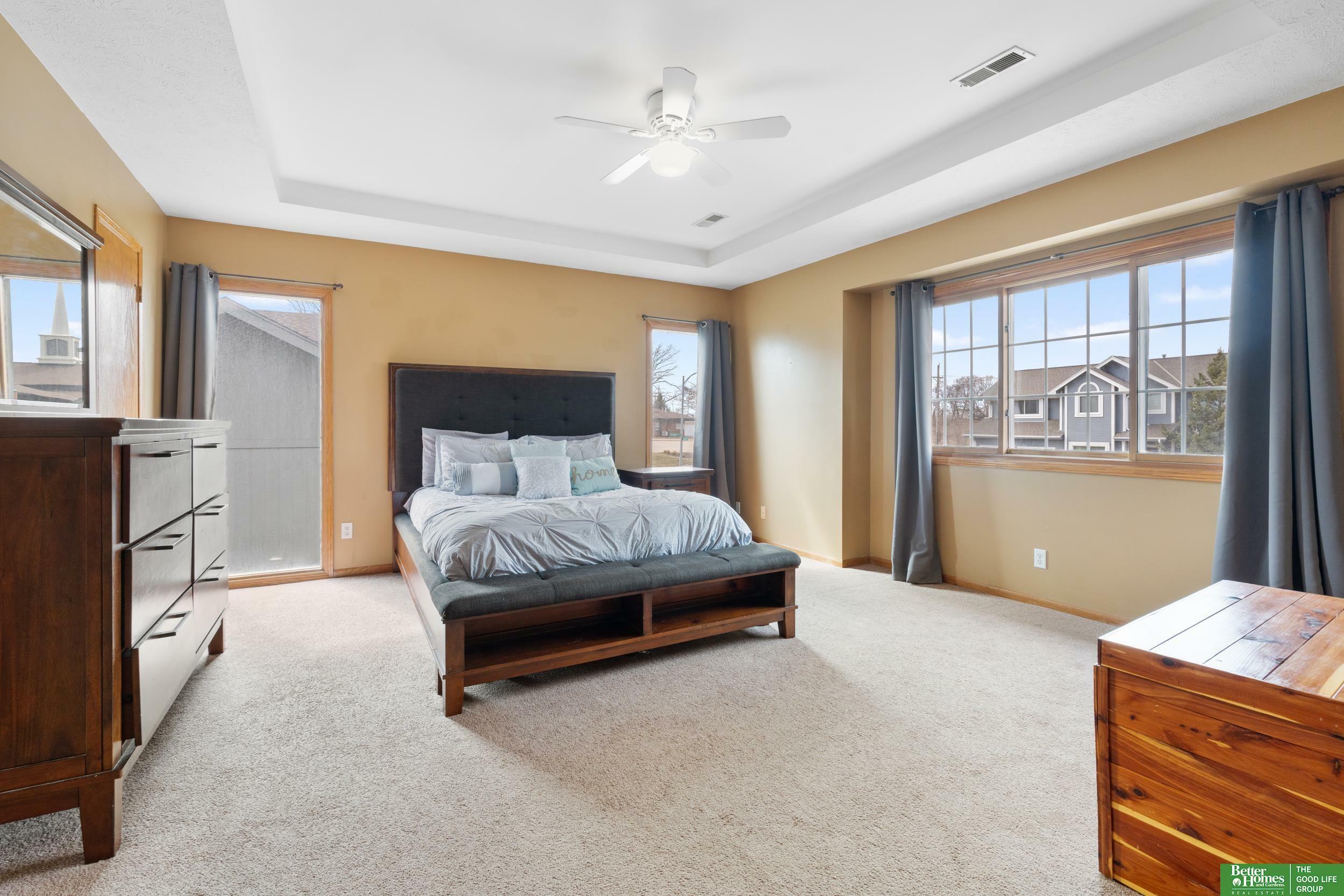 Property Photo: 2201 Queen Drive NE 68046
