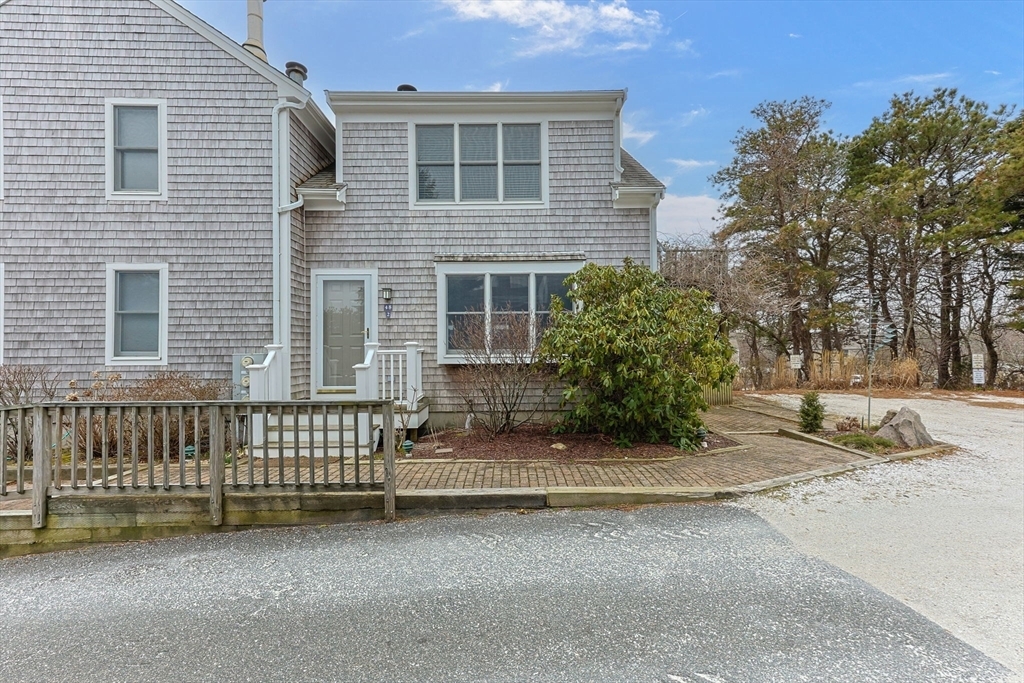 Property Photo:  48 Harry Kemp Way Unit 2  MA 02657 