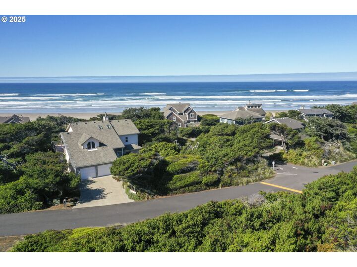 Property Photo:  Shoreline Dr 32  OR 97439 