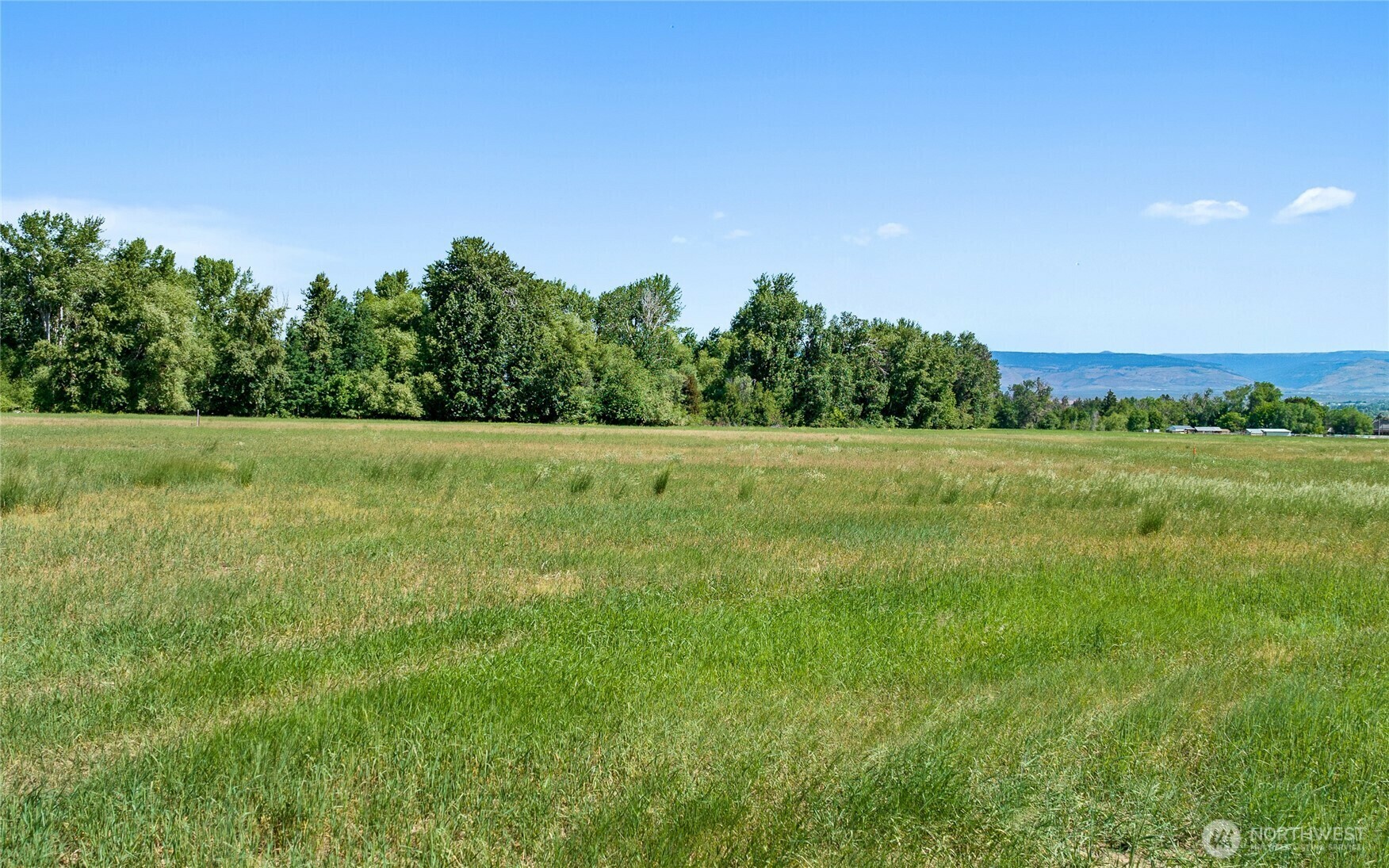 Property Photo: 8 Xx Woodscreek Lane WA 98926