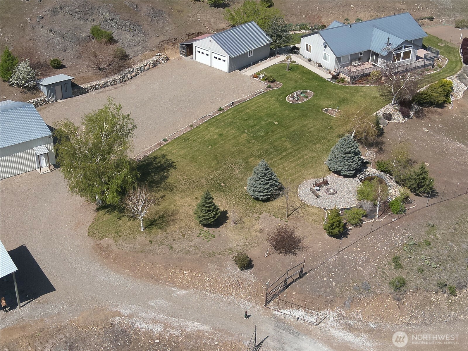 Property Photo: 1811 Pine Creek Road WA 98855