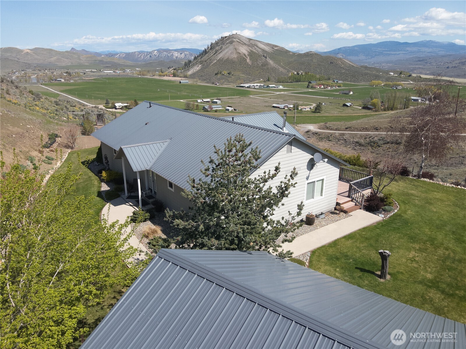 Property Photo: 1811 Pine Creek Road WA 98855