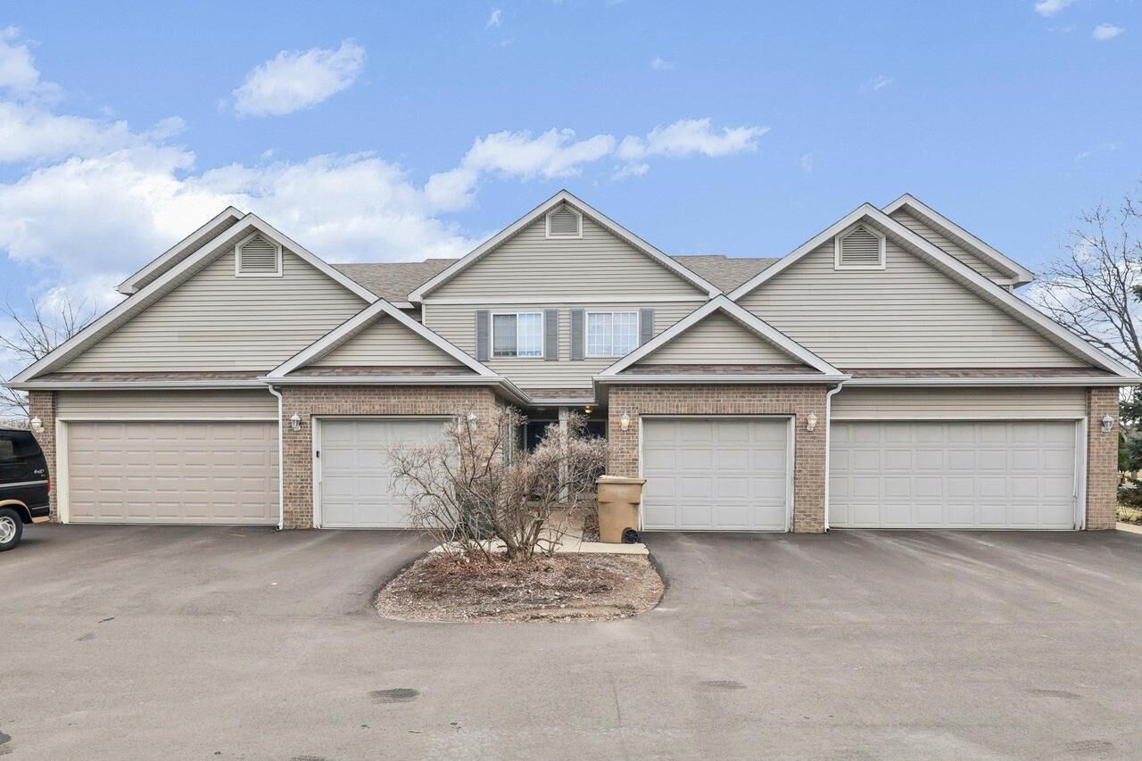 Property Photo:  1321 Glacier Hill Drive 2  WI 53704 