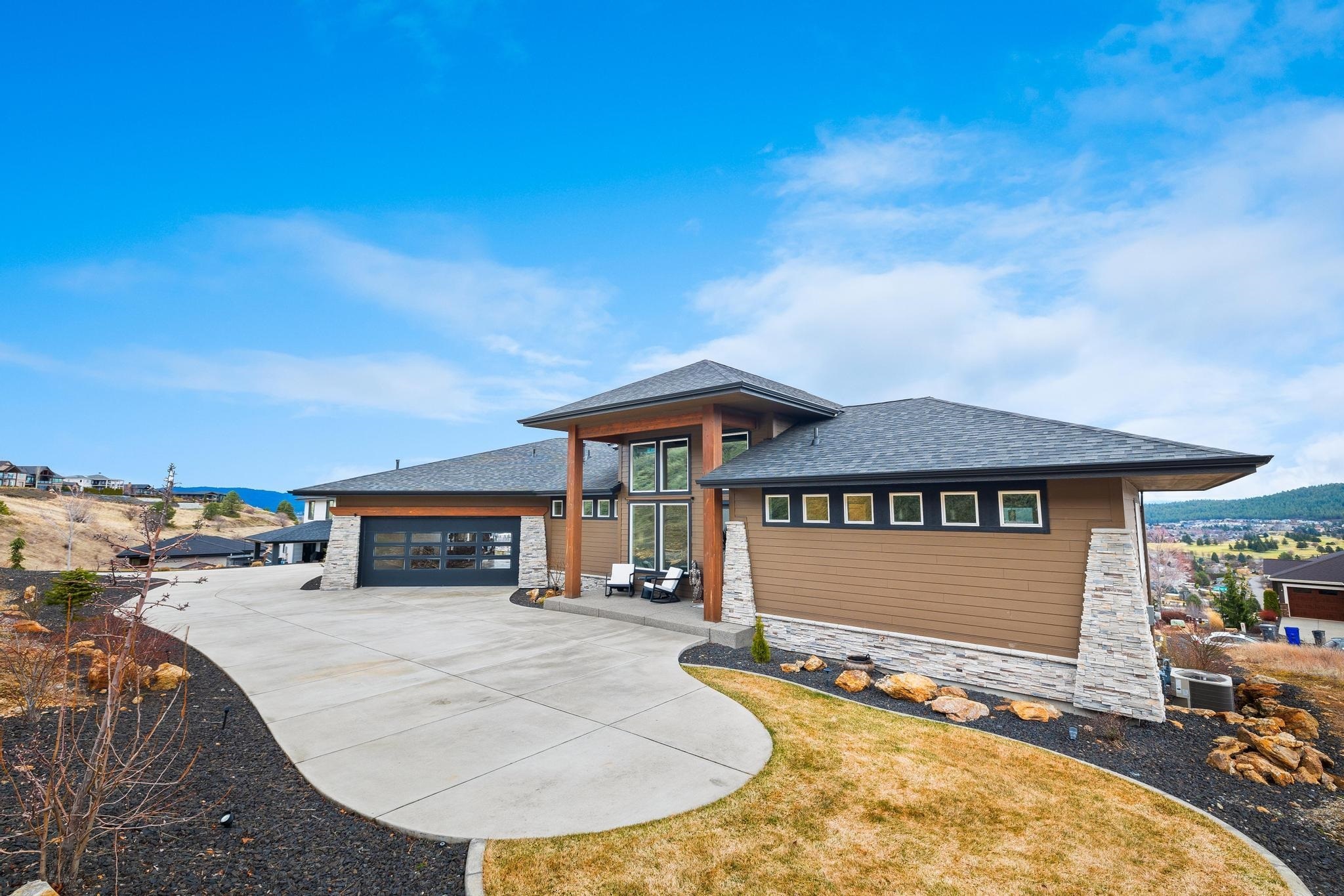 Property Photo: 10 N Holiday Hills Dr WA 99019