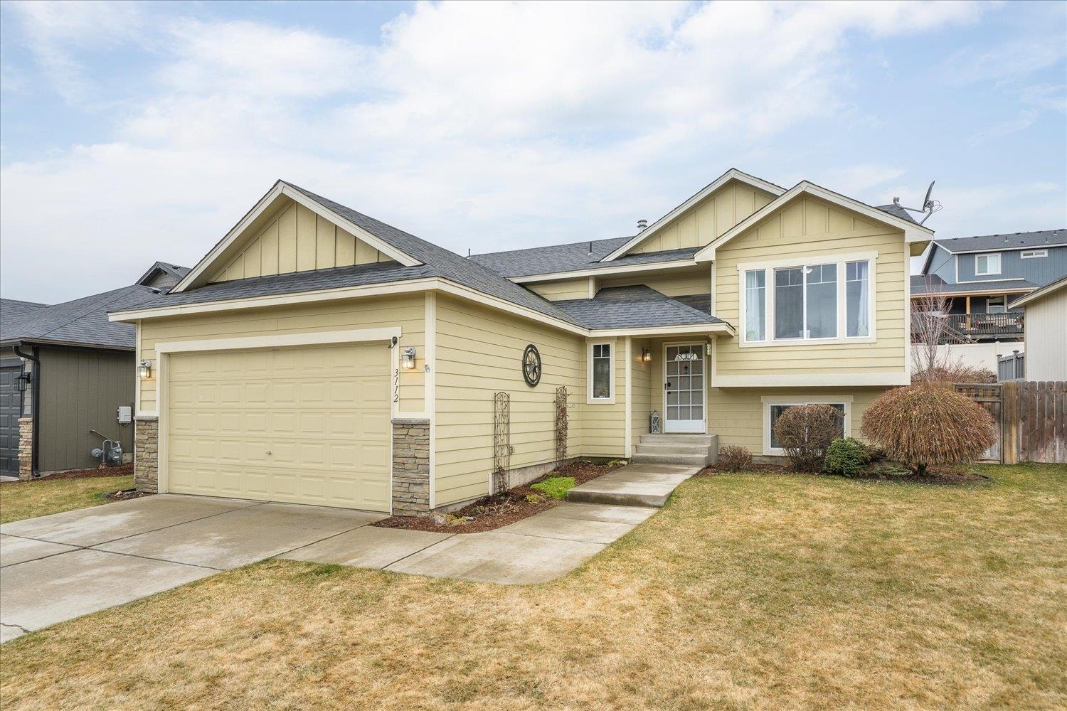 Property Photo: 3112 S Lloyd Ln WA 99223