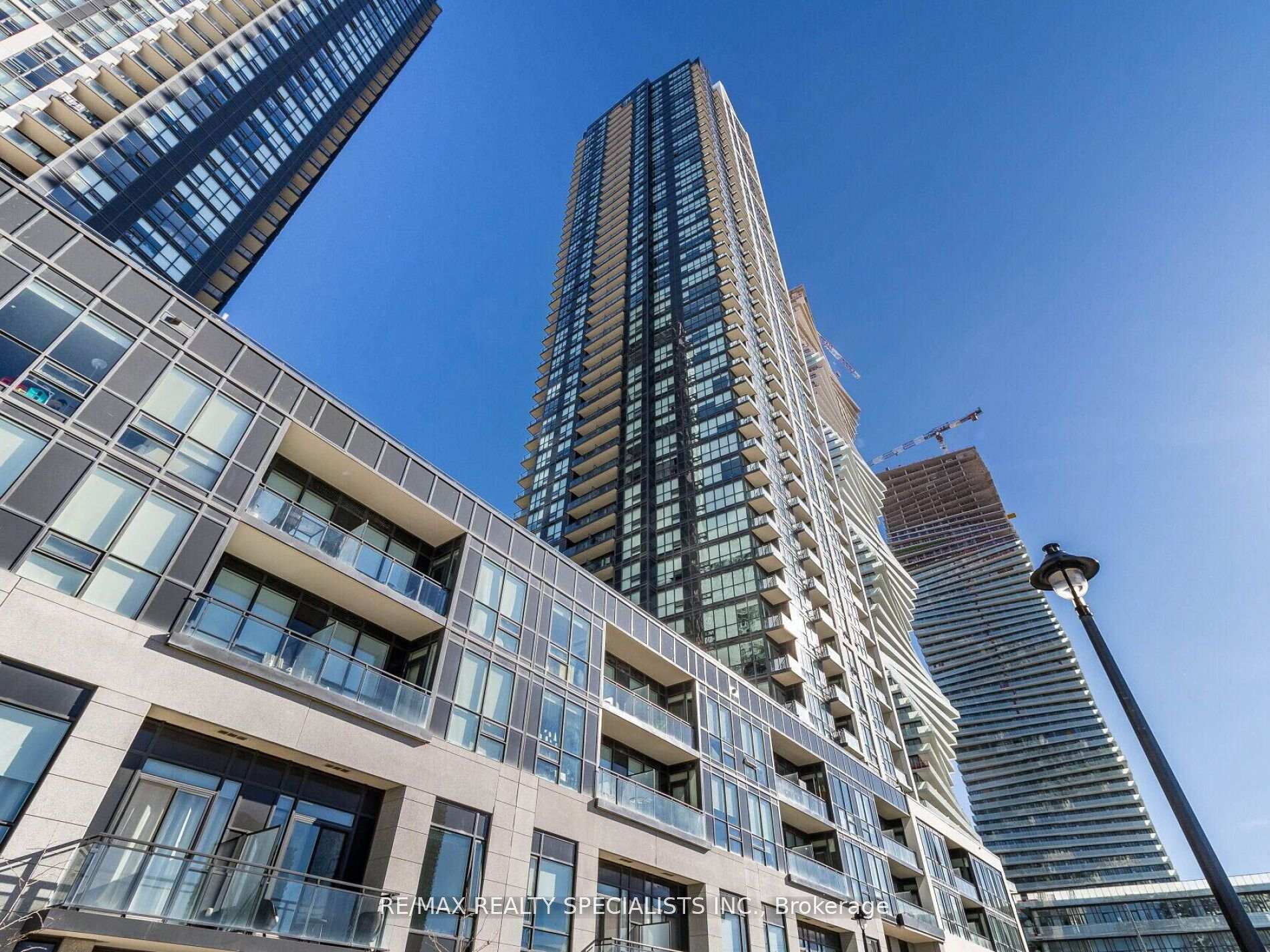 Photo de la propriété: 4011 Brickstone Mews 3102 ON L5B 0J7