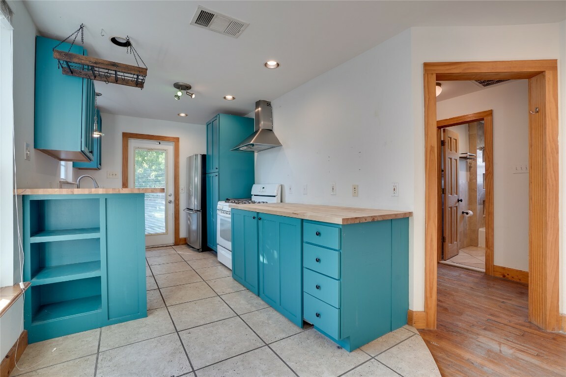 Property Photo: 1169 Nickols Avenue TX 78721