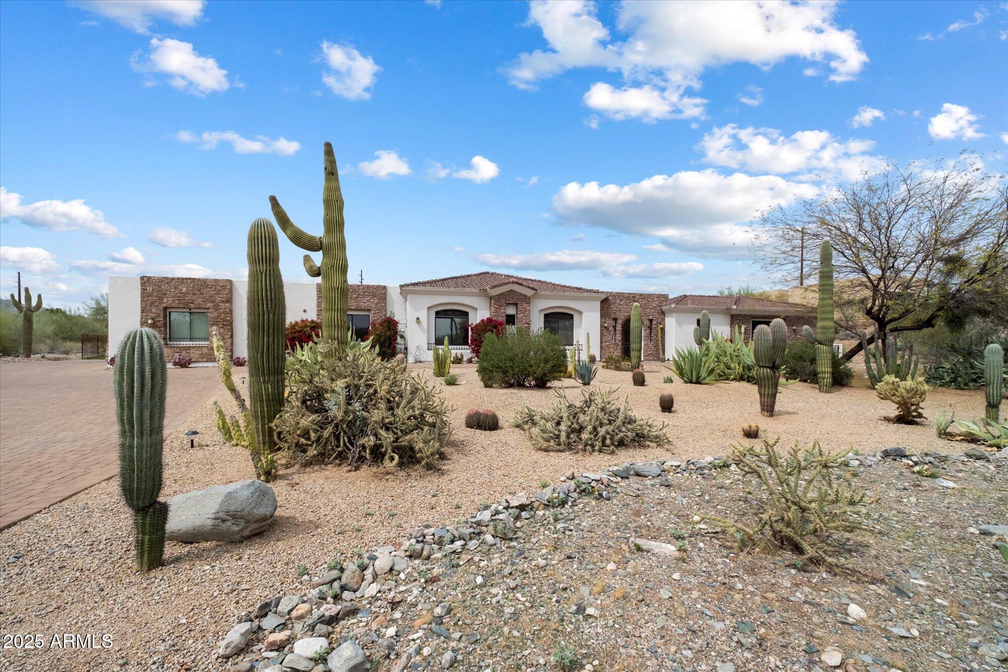 Property Photo: 16612 E Glenbrook Boulevard AZ 85268