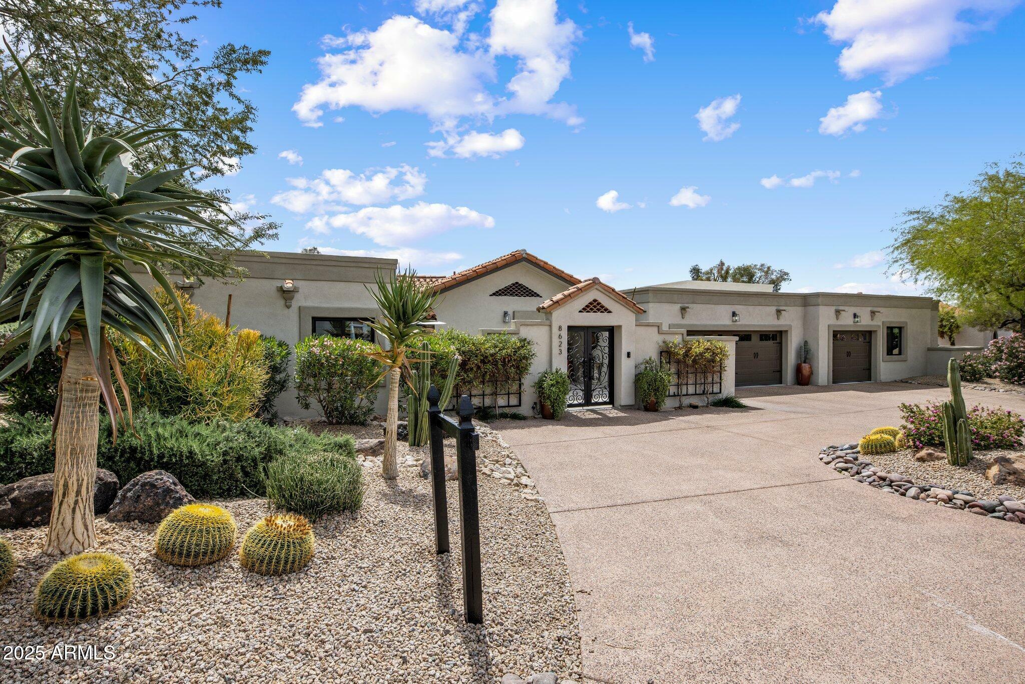 Property Photo: 8623 E Clubhouse Way AZ 85255