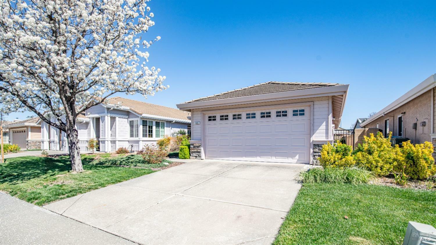 Property Photo: 424 Mandarin Circle CA 95687