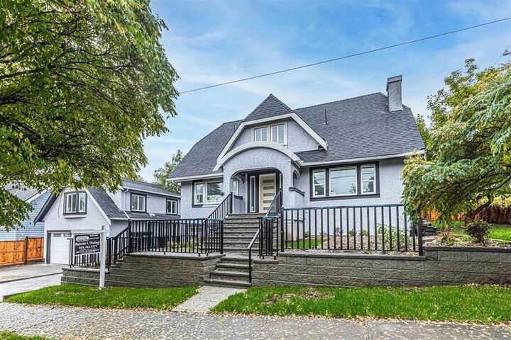 1008 E 24th Avenue — photo 1