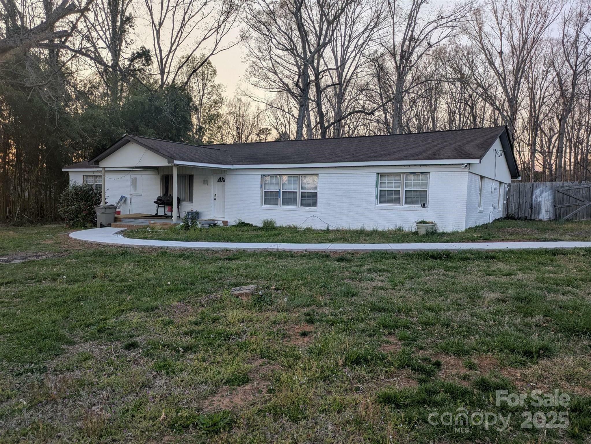 Property Photo: 3810 W Franklin Boulevard NC 28052