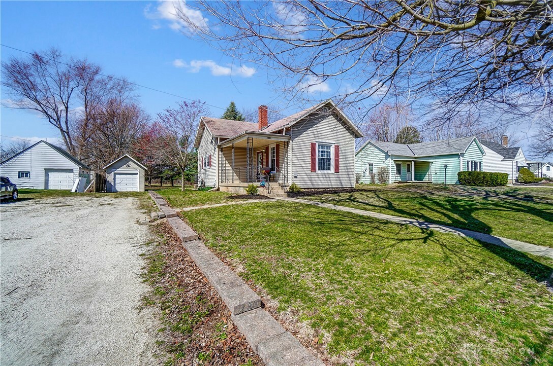 Property Photo:  160 High Street  OH 43072 