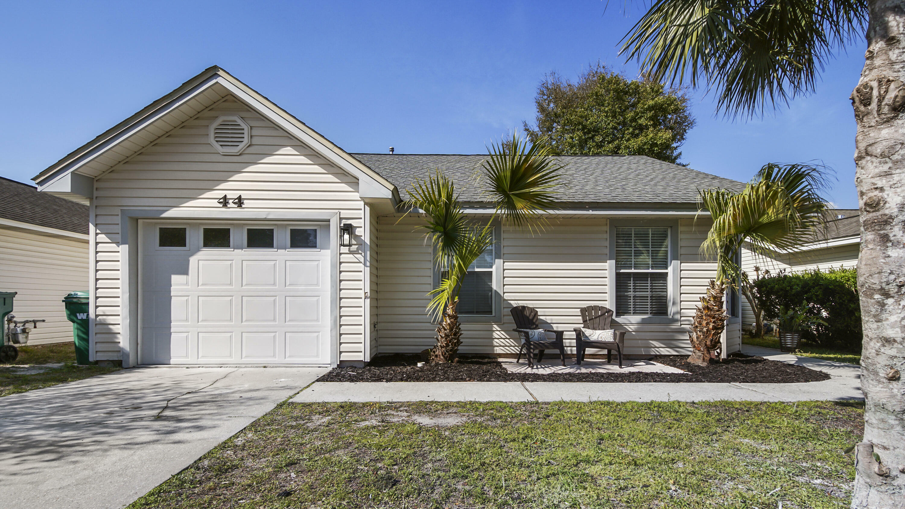 Property Photo: 44 Ruby Circle FL 32569