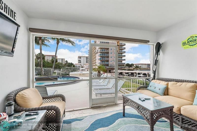 Property Photo: 1166 Hillsboro Mile 5 FL 33062