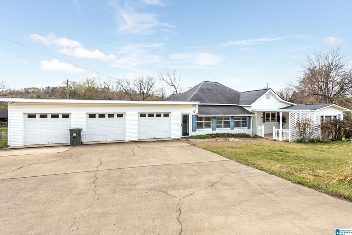 140 Railroad Avenue  Ragland AL 35131 photo